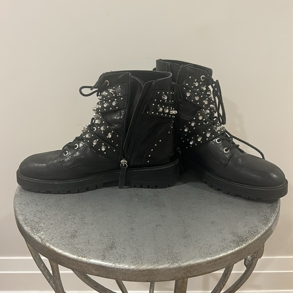 Zara studded combat boots. Size 40 Euro. Size 9 US. Genuine leather. - Picture 2 of 4